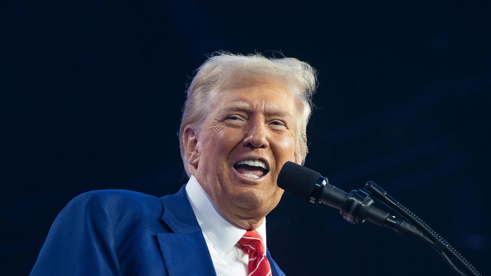 Donald Trump (im Foto) hat Kanadas Premierministers Justin Trudeau erneut verhöhnt. (Archivbild)Foto: Getty Images via AFP/REBECCA NOBLE