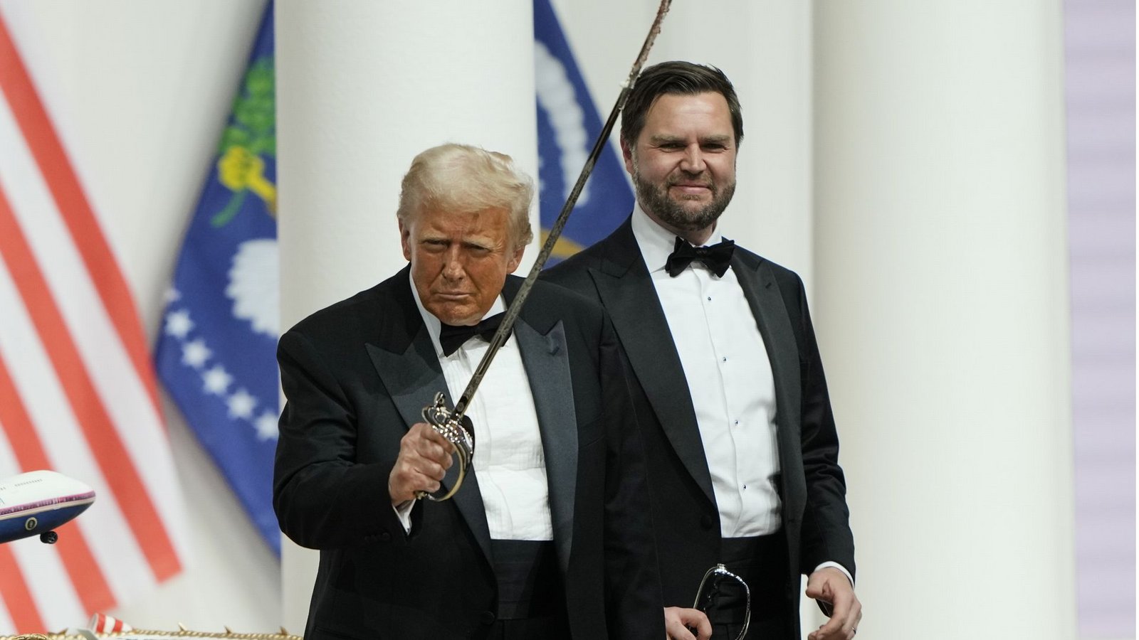 US-Präsident Donald Trump (links) und sein Stellvertreter JD Vance bei ihrer Amtseinführung.Foto: picture alliance/dpa/AP