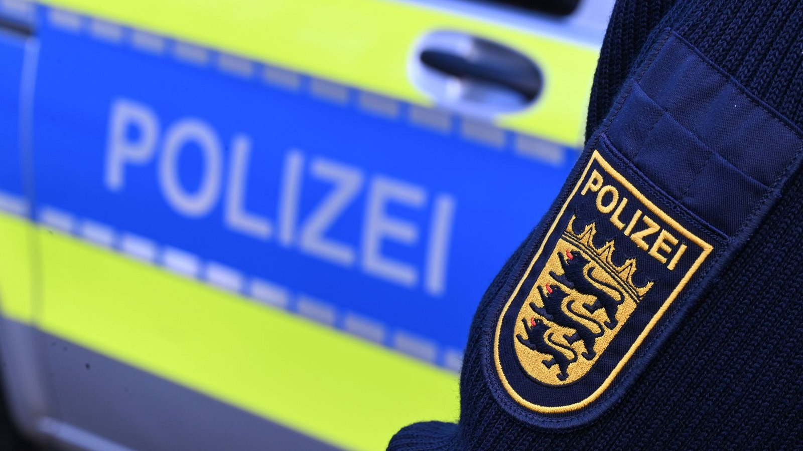 Die Polizei sucht nach einer vermissten 15-Jährigen. (Symbolbild)Foto: Bernd Weißbrod/dpa