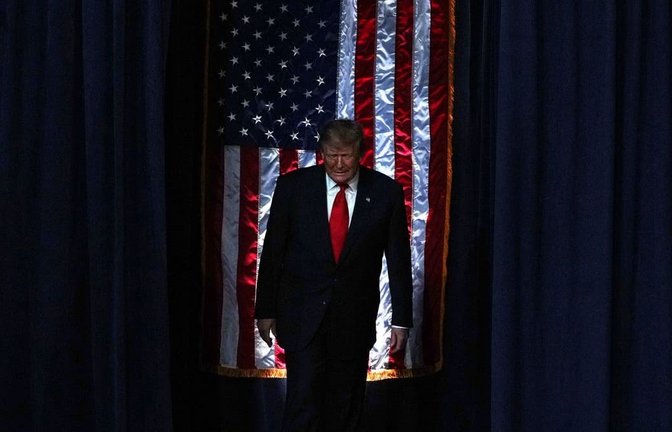 Clarksville: US-Präsident Donald Trump kommt zu einer Wahlkampfveranstaltung in der F&M Bank Arena.<span class='image-autor'>Alex Brandon/AP/dpa</span>