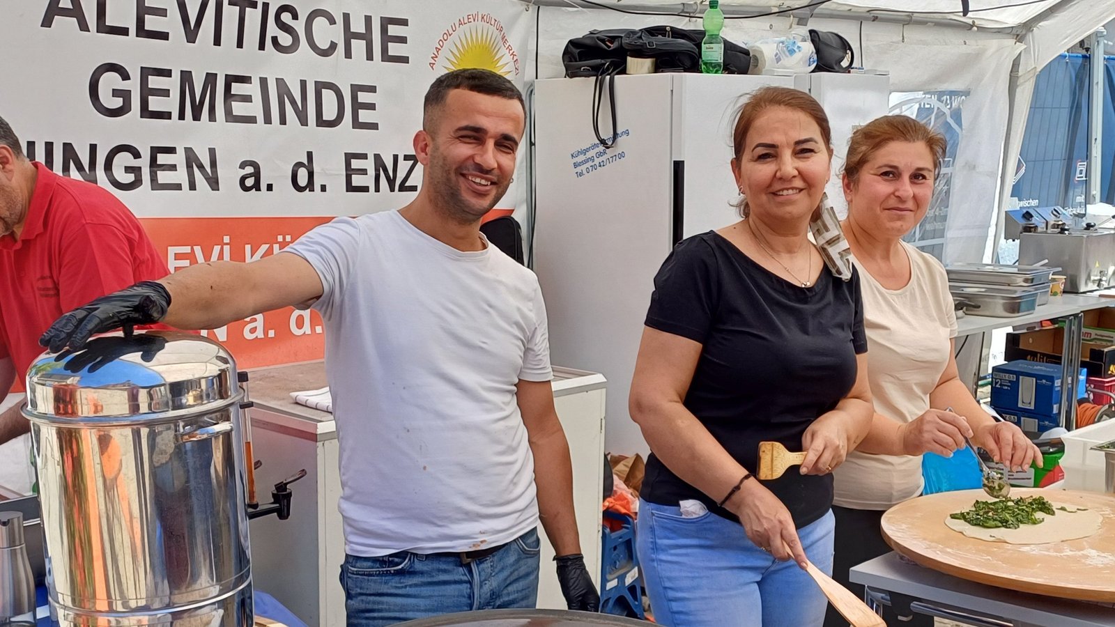 Gözleme bei der Alevitischen Gemeinde.