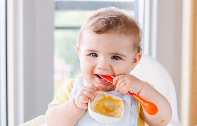 Gesunde Ernährung im ersten Lebensjahr ist das Thema.  <span class='image-autor'>Foto: Adobe Stock/LE</span>