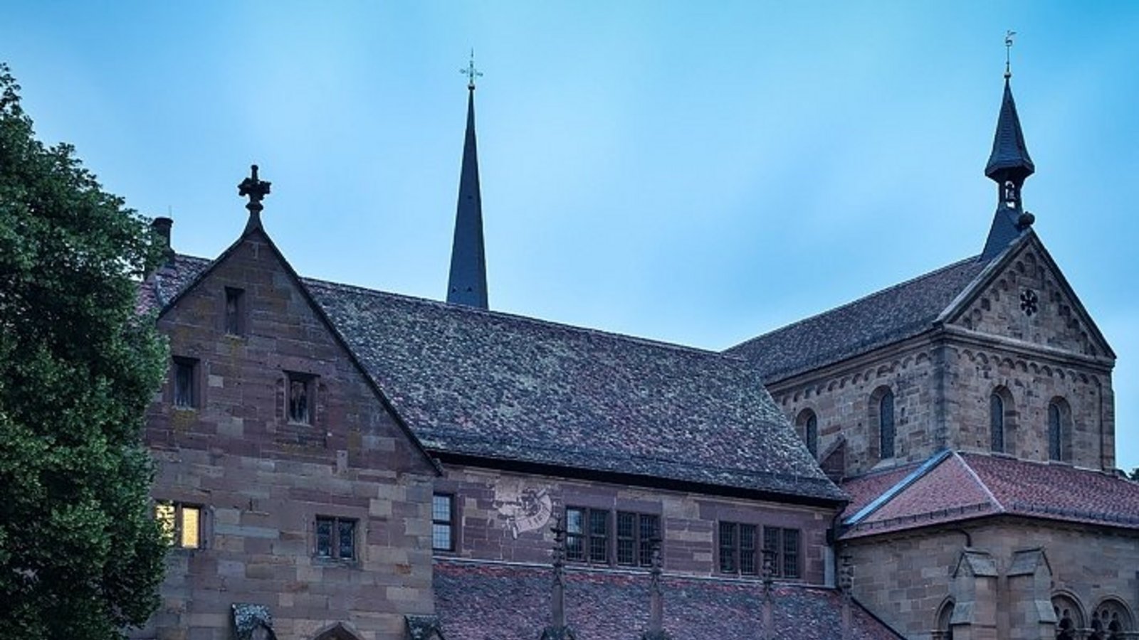 Im Kloster Maulbronn können Familien am Freitag mehr über die in den Gemäuer lebenden Fledermäuse erfahren.  Foto: SSG