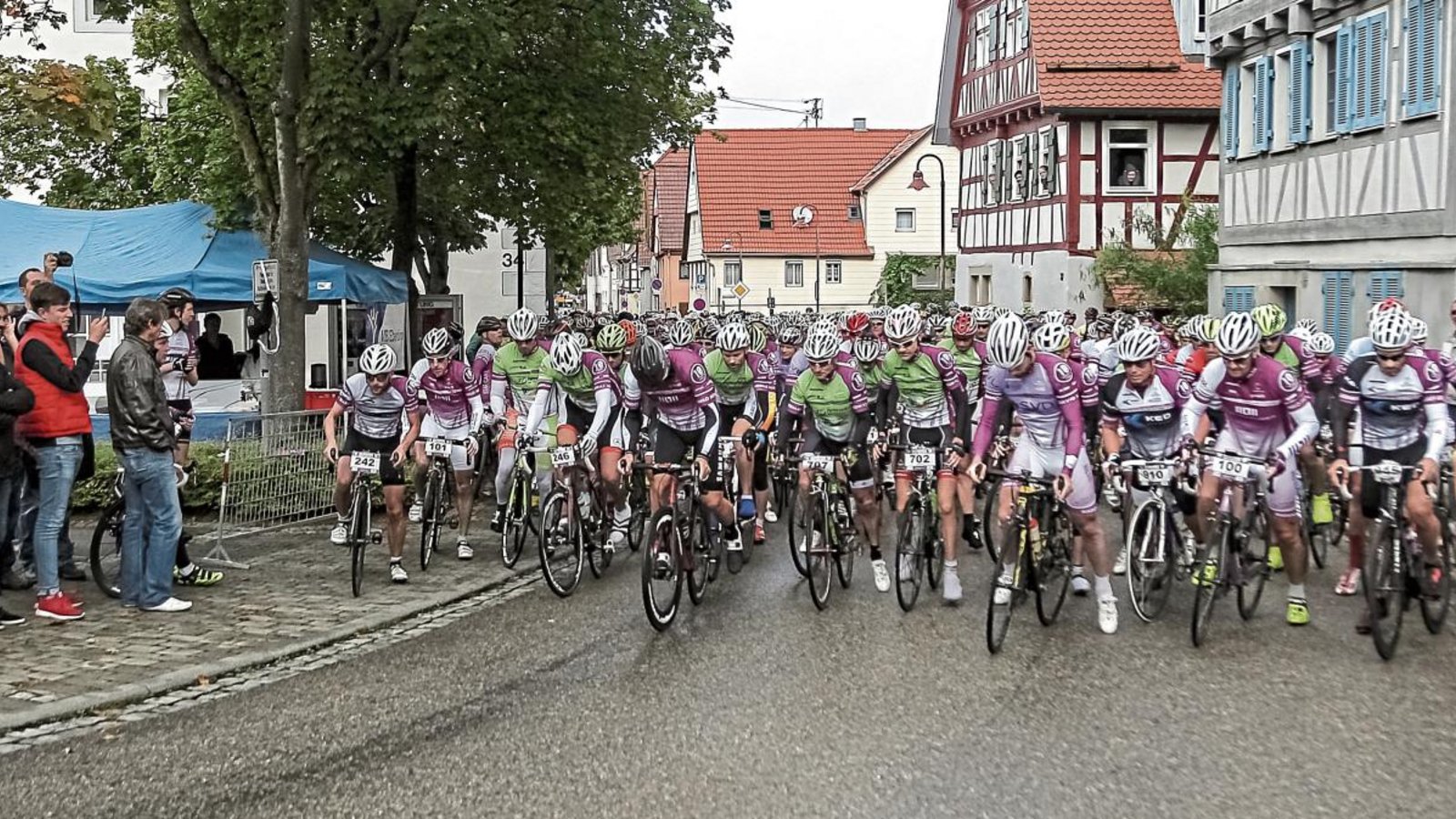 Eberdingen war schon Startpunkt des Lila Logistik Charity Bike Cups, in diesem Jahr wird es mehrfach durchfahren. Foto: Simecek Eberdingen war schon Startpunkt des Lila Logistik Charity Bike Cups, in diesem Jahr wird es mehrfach durchfahren. Foto: Simecek