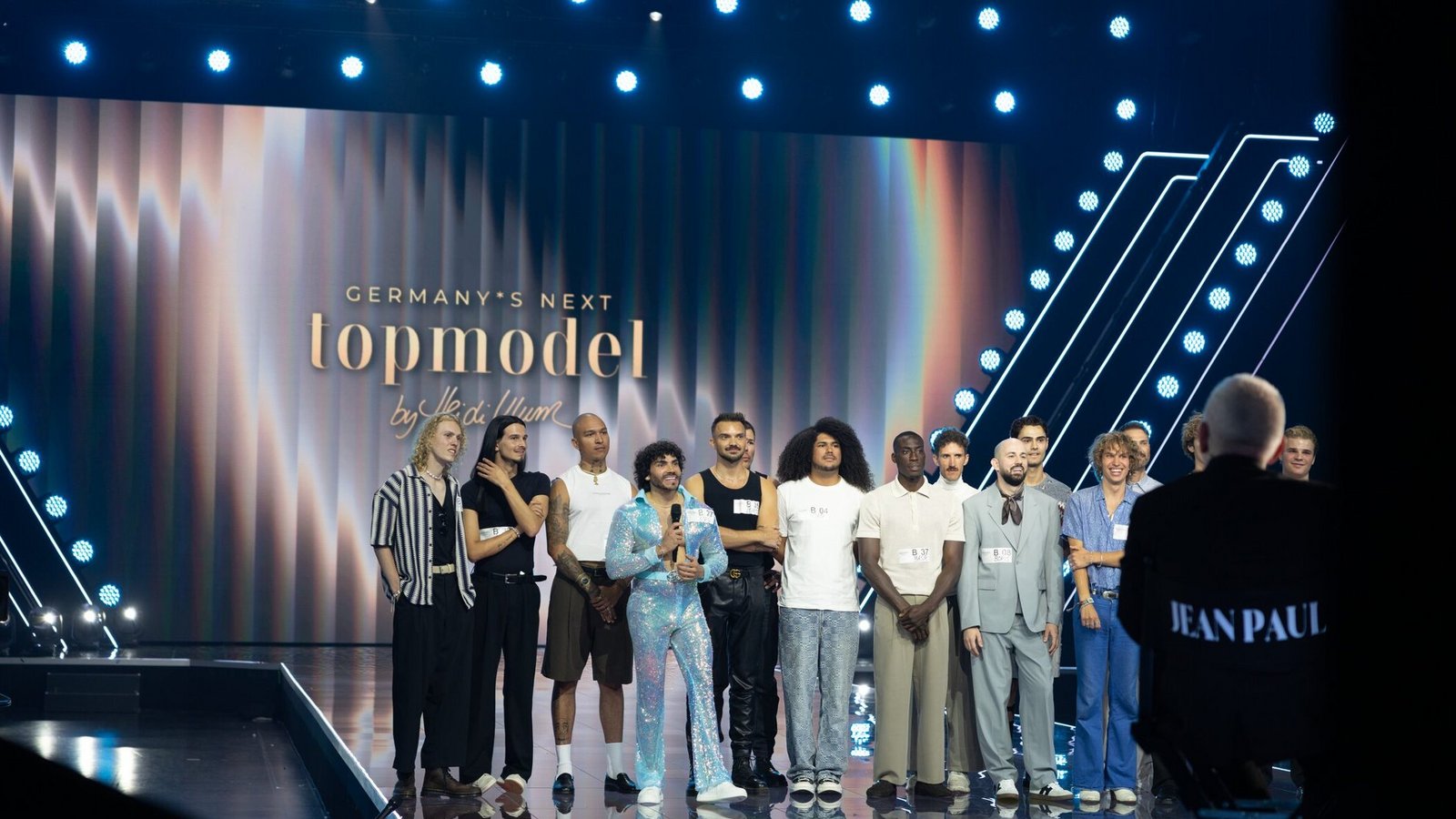25 Teilnehmer schafften es vom offenen Casting in Köln in die nächste Runde bei "Germany's Next Topmodel" 2026.Foto: ProSieben/Daniel Graf