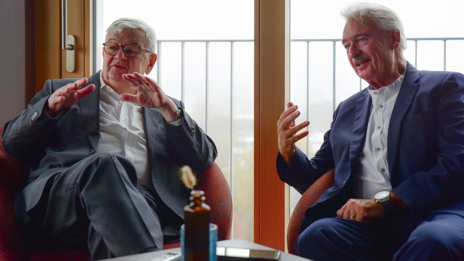 Joschka Fischer (l) und Jean Asselborn haben viel zusammen erlebt.Foto: Michael Thaidigsmann Joschka Fischer (l) und Jean Asselborn haben viel zusammen erlebt.Foto: Michael Thaidigsmann