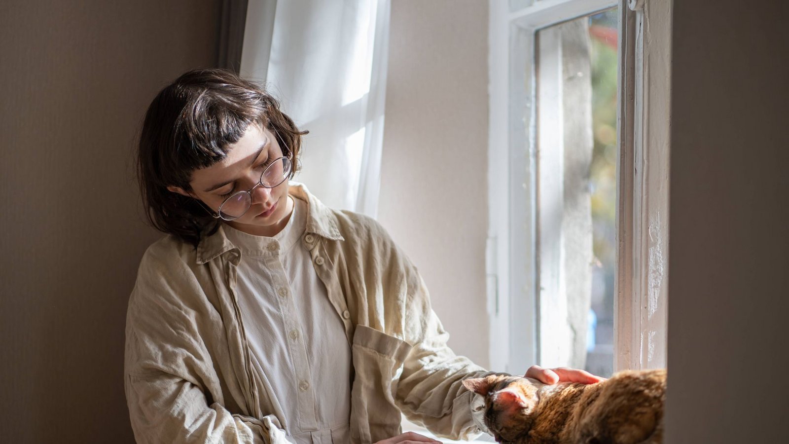 Vor allem Jugendliche und junge Erwachsene scheinen laut Studien heute einsamer zu sein als andere Generationen. (Symbolbild)Foto: /IMAGO/Dmitrii Marchenko