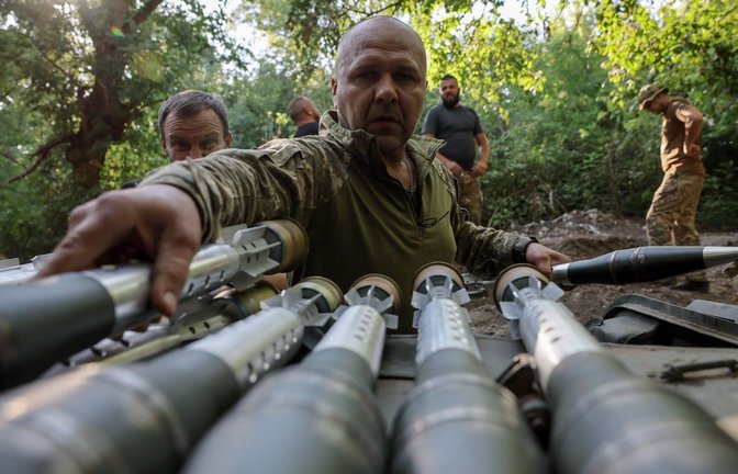 Ukrainische Truppen bei Donezk: Besonders Munition war über weite Strecken des Krieges Mangelware.<span class='image-autor'>Foto: AFP/HANDOUT</span>