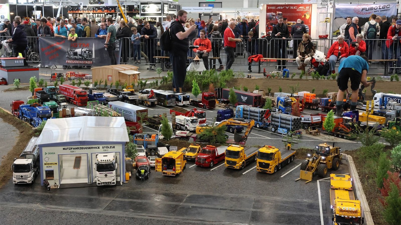 Ganze Fuhrparks sind in den Messehallen zu bewundern.Foto: KS-Images.de /Andreas Rometsch Ganze Fuhrparks sind in den Messehallen zu bewundern.Foto: KS-Images.de /Andreas Rometsch