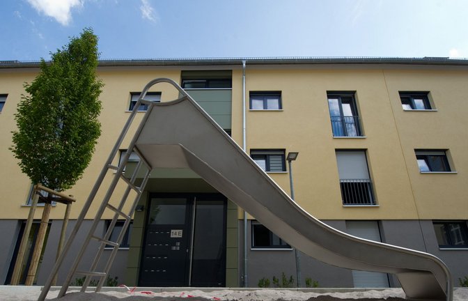 Wer nicht viel verdient, hat in vielen Städten auf dem Wohnungsmarkt kaum eine Chance. Sozialwohnungen wie diese in Stuttgart sollen helfen.<span class='image-autor'>Foto: dpa/Marijan Murat</span>