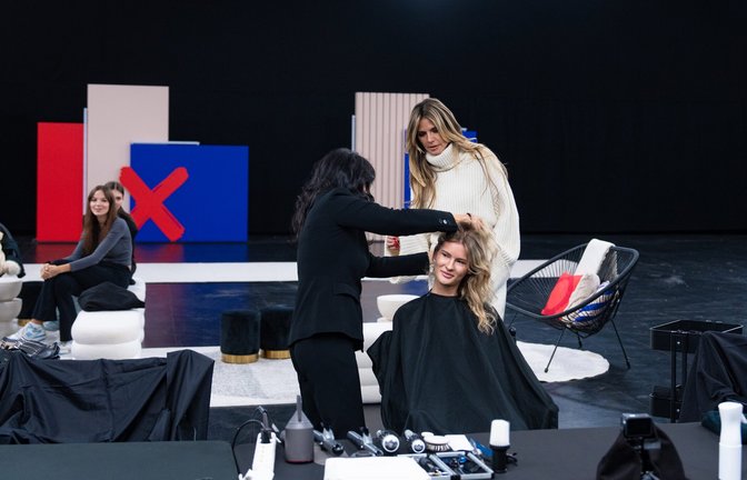 Für Kandidatin Zoe brachte das Umstyling bei GNTM 2025 eine der drastischsten Veränderungen mit sich.<span class='image-autor'>Foto: ProSieben/Daniel Graf</span>