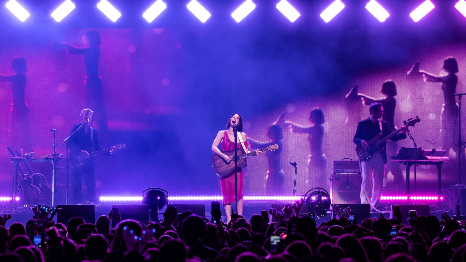 Gracie Abrams – hier bei einem Konzert in Washington DC – ist am Samstag in Stuttgart aufgetreten. Bei der Show in der Porsche-Arena waren keine Pressefotografinnen und Pressefotografen zugelassen.Foto: IMAGO/imageSPACE/IMAGO/Lisa Walker/imageSPACE Gracie Abrams – hier bei einem Konzert in Washington DC – ist am Samstag in Stuttgart aufgetreten. Bei der Show in der Porsche-Arena waren keine Pressefotografinnen und Pressefotografen zugelassen.Foto: IMAGO/imageSPACE/IMAGO/Lisa Walker/imageSPACE