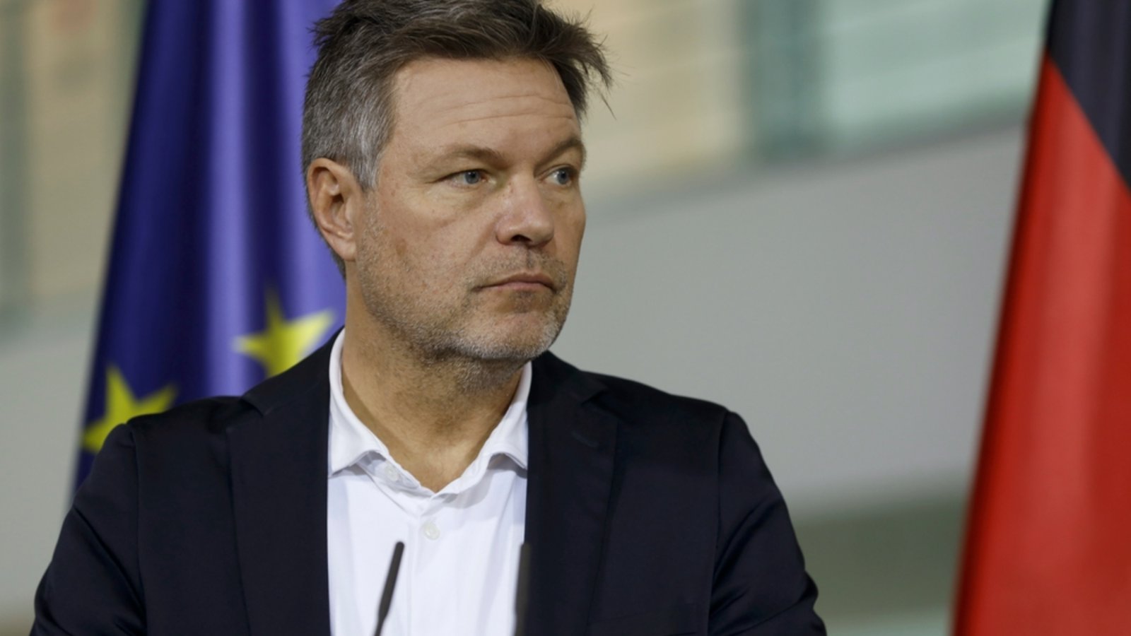 Wirtschaftsminister Robert Habeck kritisiert die von den USA angekündigten Zölle.Foto: Juergen Nowak/ Shutterstock Wirtschaftsminister Robert Habeck kritisiert die von den USA angekündigten Zölle.Foto: Juergen Nowak/ Shutterstock