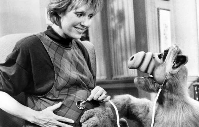 Anne Schedeen, vielen als Kate Tanner aus „Alf“ bekannt, ist im Alter von 77 Jahren gestorben. Wie ihre Familie Abschied nimmt und warum ihr Name für Fans der Kultserie unvergessen bleibt.<span class='image-autor'>Foto: IMAGO / Everett Collection</span>