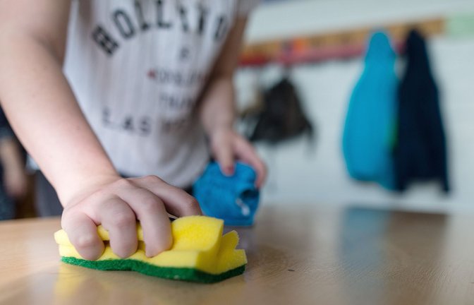 Der Autor dieser Zeilen erinnert sich noch lebhaft ans Tischeputzen. (Symbolbild)<span class='image-autor'>Foto: picture alliance / dpa</span>