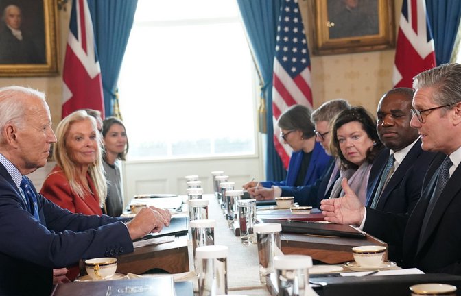 US-Präsident Joe Biden und der britische Premierminister Keir Starmer im Weißen Haus.<span class='image-autor'>Foto: dpa/Stefan Rousseau</span>
