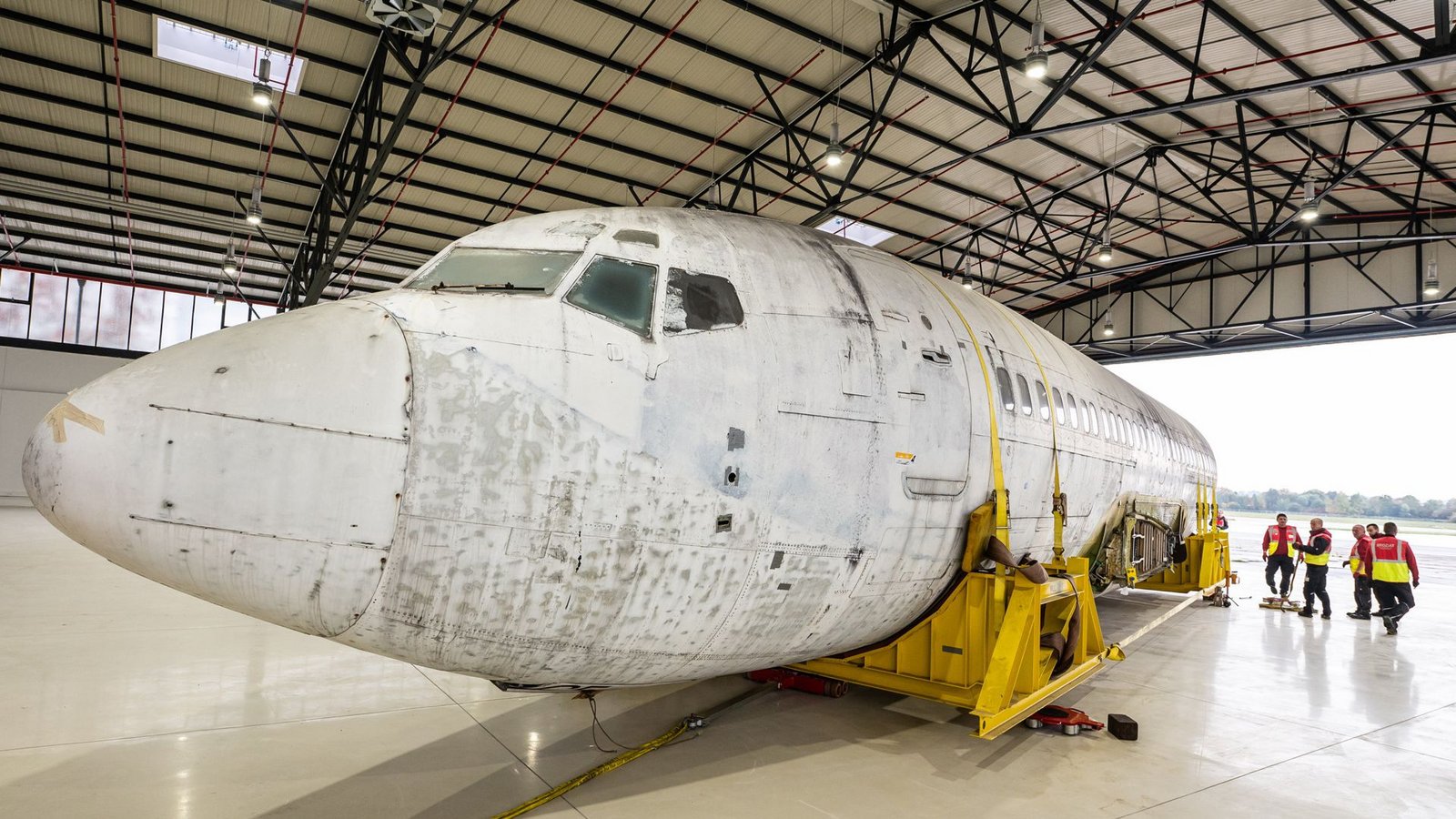 Hangar in Friedrichshafen: Die „Landshut“ ist an ihrem Bestimmungsort angekommen.Foto: dpa/Silas Stein Hangar in Friedrichshafen: Die „Landshut“ ist an ihrem Bestimmungsort angekommen.Foto: dpa/Silas Stein