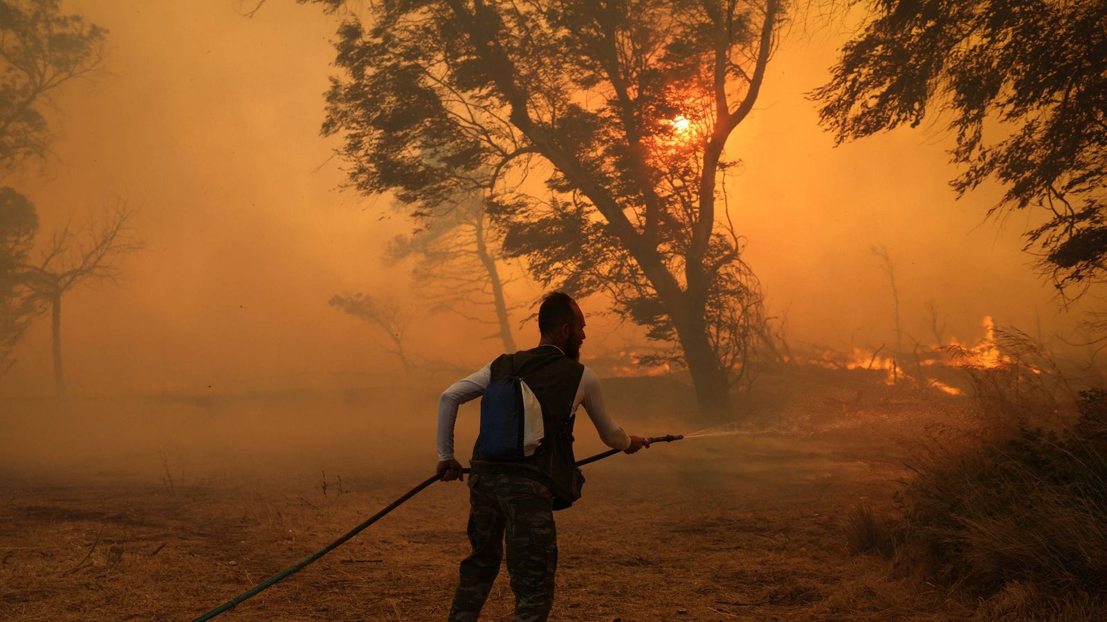 Die griechische Feuerwehr ist angesichts von Dutzenden neuen Feuern an ihrer Belastungsgrenze. (Archivbild)Foto: IMAGO/Anadolu Agency/IMAGO/Costas Baltas Die griechische Feuerwehr ist angesichts von Dutzenden neuen Feuern an ihrer Belastungsgrenze. (Archivbild)Foto: IMAGO/Anadolu Agency/IMAGO/Costas Baltas