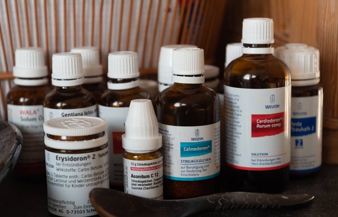 Zwei bekannte Hersteller homöopathischer Arzneimittel sind Wala aus Bad Boll und Weleda aus Schwäbisch Gmünd.<span class='image-autor'>Foto: imago//Jonas Walzberg</span>