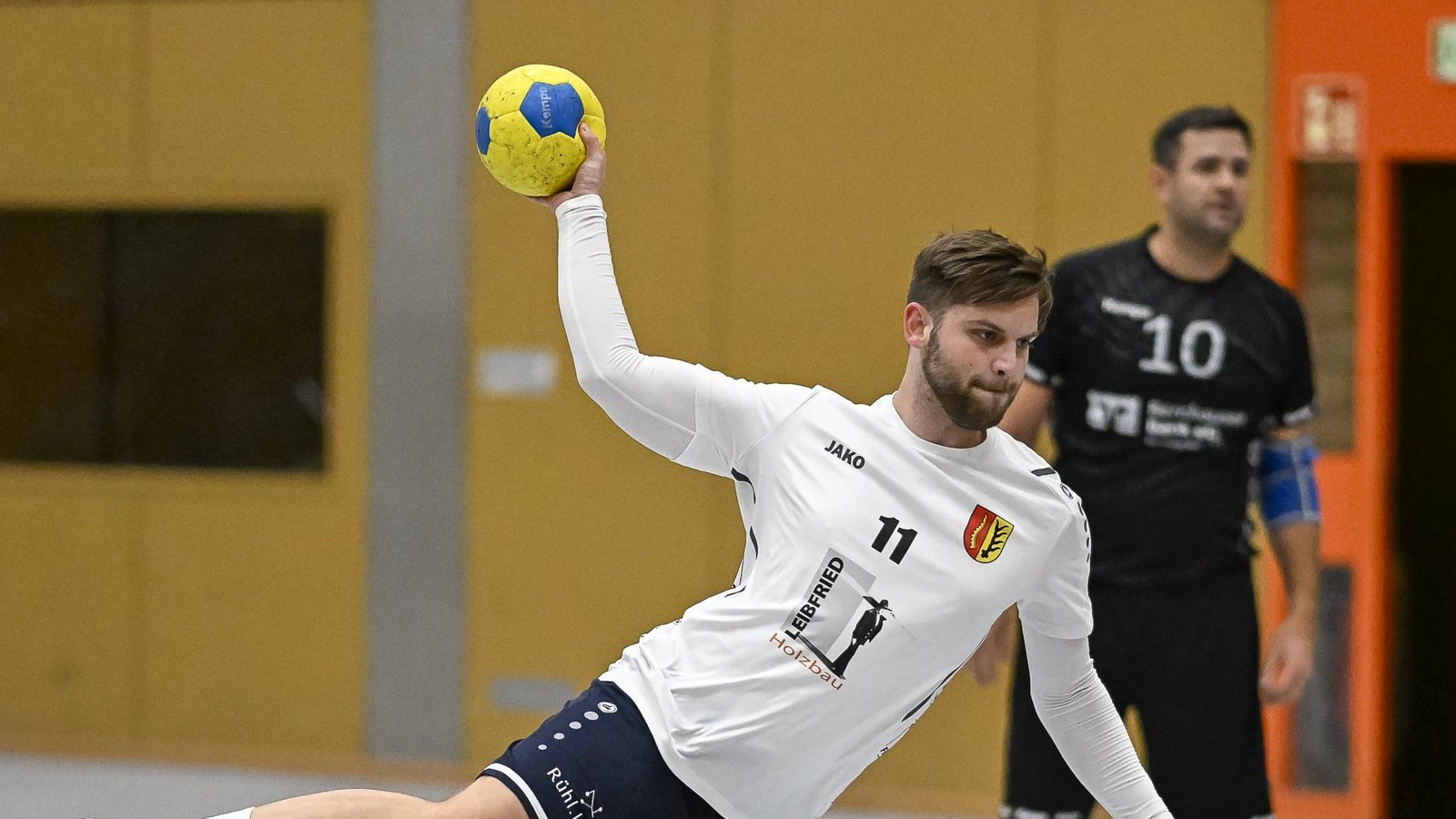 Wie weit kommt Alexander Urban mit dem CVJM Enzweihingen beim Dreikönigsturnier in Wiernsheim? Foto: Leitner Wie weit kommt Alexander Urban mit dem CVJM Enzweihingen beim Dreikönigsturnier in Wiernsheim? Foto: Leitner