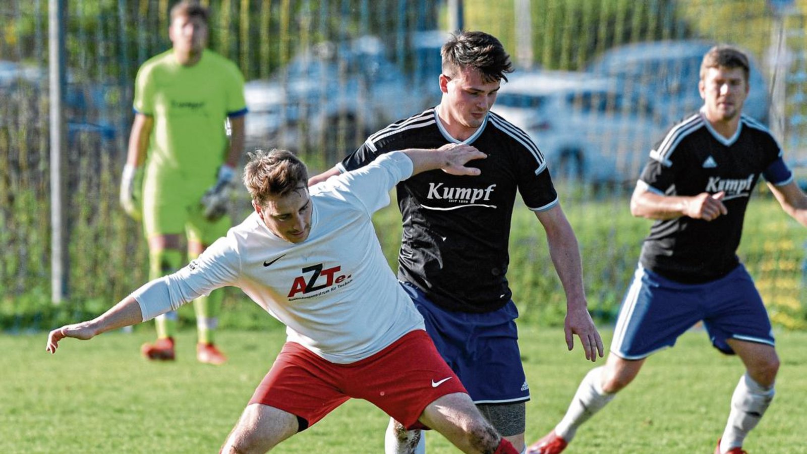 Nussdorfs Johannes Wizemann (vorne) ist mit 20 Treffern der aktuell torgefährlichste Spieler in der Kreisliga A 3. Foto: Leitner Nussdorfs Johannes Wizemann (vorne) ist mit 20 Treffern der aktuell torgefährlichste Spieler in der Kreisliga A 3. Foto: Leitner