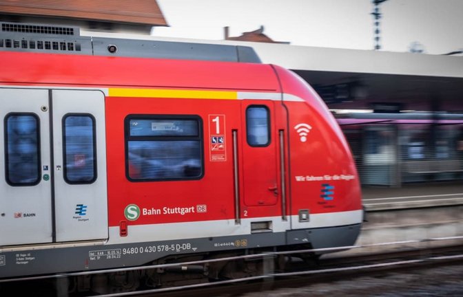 Der Vorfall ereignete sich in einer S-Bahn (Symbolbild).<span class='image-autor'>Lichtgut/Achim Zweygarth</span>