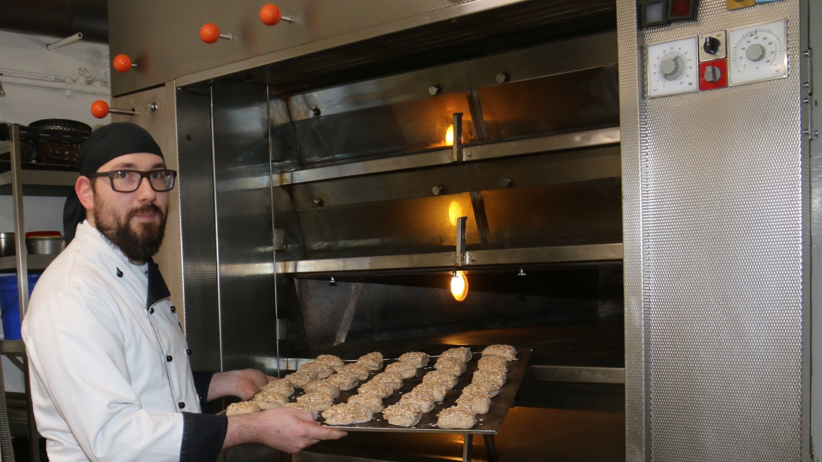 Markus Laier betreibt seine Bäckerei in Oberriexingen in fünfter Generation. Wie viele Kollegen hat auch er Sorge, wie es weitergeht. Foto: Rücker