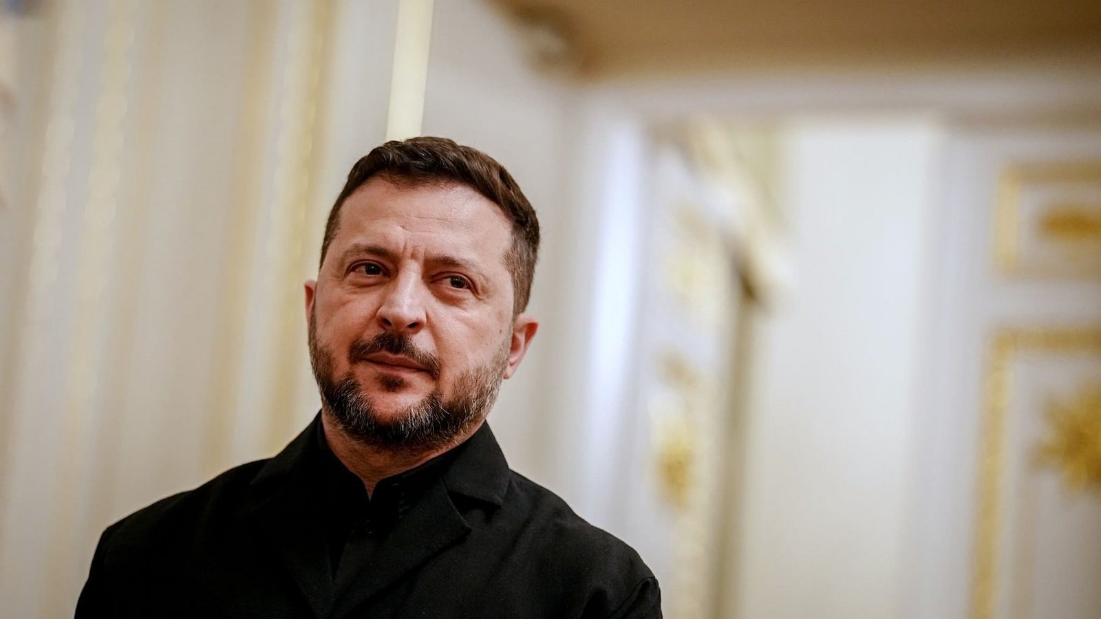 Wolodymyr Selenskyj, Präsident der Ukraine,
erwartet den Bundeskanzler im Präsidentenpalast in der ukrainischen Hauptstadt Kiew. (zu dpa: «Selenskyj offen für Wahlen - Aber unter Bedingungen»)Kay Nietfeld/dpa Wolodymyr Selenskyj, Präsident der Ukraine,
erwartet den Bundeskanzler im Präsidentenpalast in der ukrainischen Hauptstadt Kiew. (zu dpa: «Selenskyj offen für Wahlen - Aber unter Bedingungen»)Kay Nietfeld/dpa