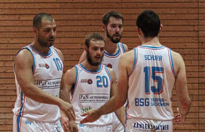 Mit mannschaftlichem Zusammenhalt haben die Basketballer der BSG Vaihingen/Sachsenheim zu Hause fast jeden Gegner vor Probleme gestellt. Foto: Nachreiner