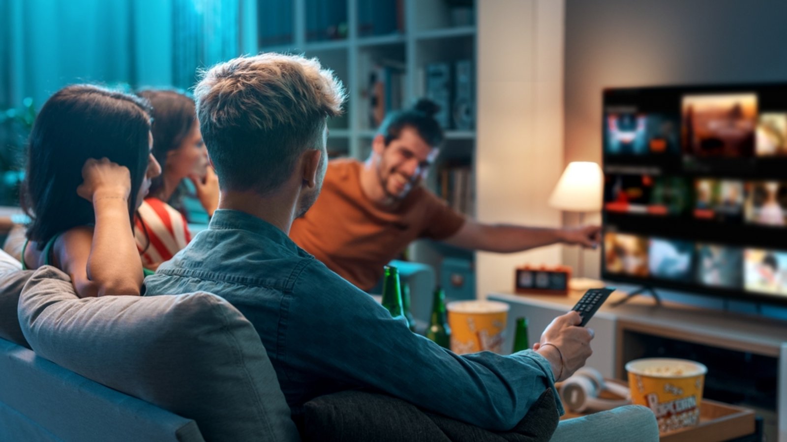 Filme mit Plot Twists sind ideal für einen spannenden Filmabend.Foto: Stock-Asso/ Shutterstock Filme mit Plot Twists sind ideal für einen spannenden Filmabend.Foto: Stock-Asso/ Shutterstock