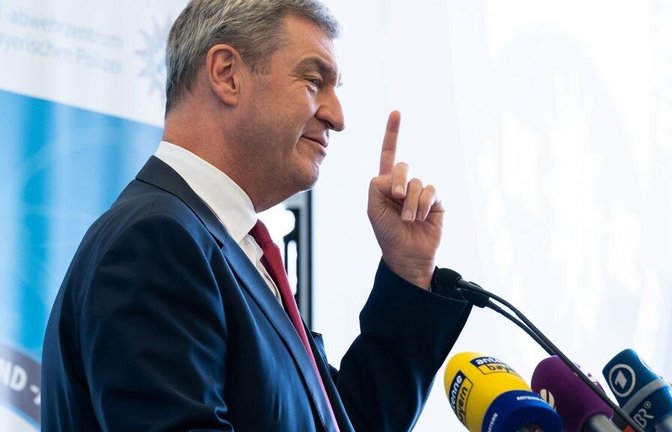 Oberlehrer Markus Söder: Der CSU-Chef und bayerische Ministerpräsident verordnet den Schulen im Freistaat eine patriotische Singstunde - Hymnen werden Pflicht.<span class='image-autor'>Foto: Bihlmayer, Michael /actionpress</span>