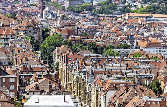 In Stuttgart wurde vor zwei Jahren ein ambitioniertes Klimaziel beschlossen. Doch bei dessen Umsetzung hapert es gewaltig, wie eine Studie jetzt nahelegt.<span class='image-autor'>Foto: imago/imagebroker/Arnulf Hettrich</span>