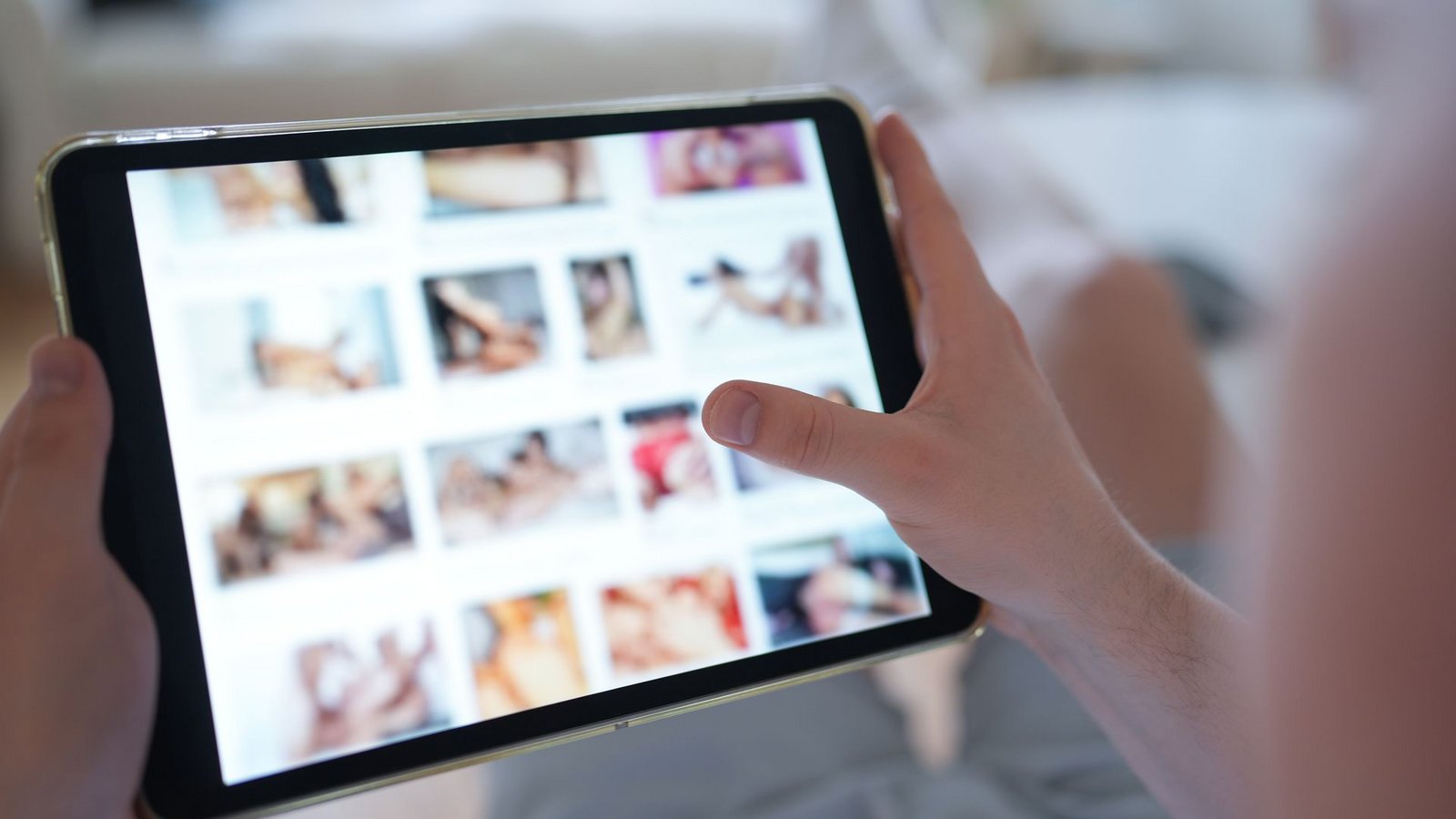 Die Abgeordneten wollen Opfer digitaler Gewalt schützen. (Symbolbild)Foto: Marcus Brandt/dpa