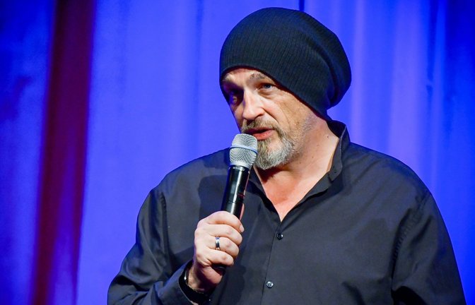 Torsten Sträter bei einem Auftritt<span class='image-autor'>Foto: imago/VIADATA</span>
