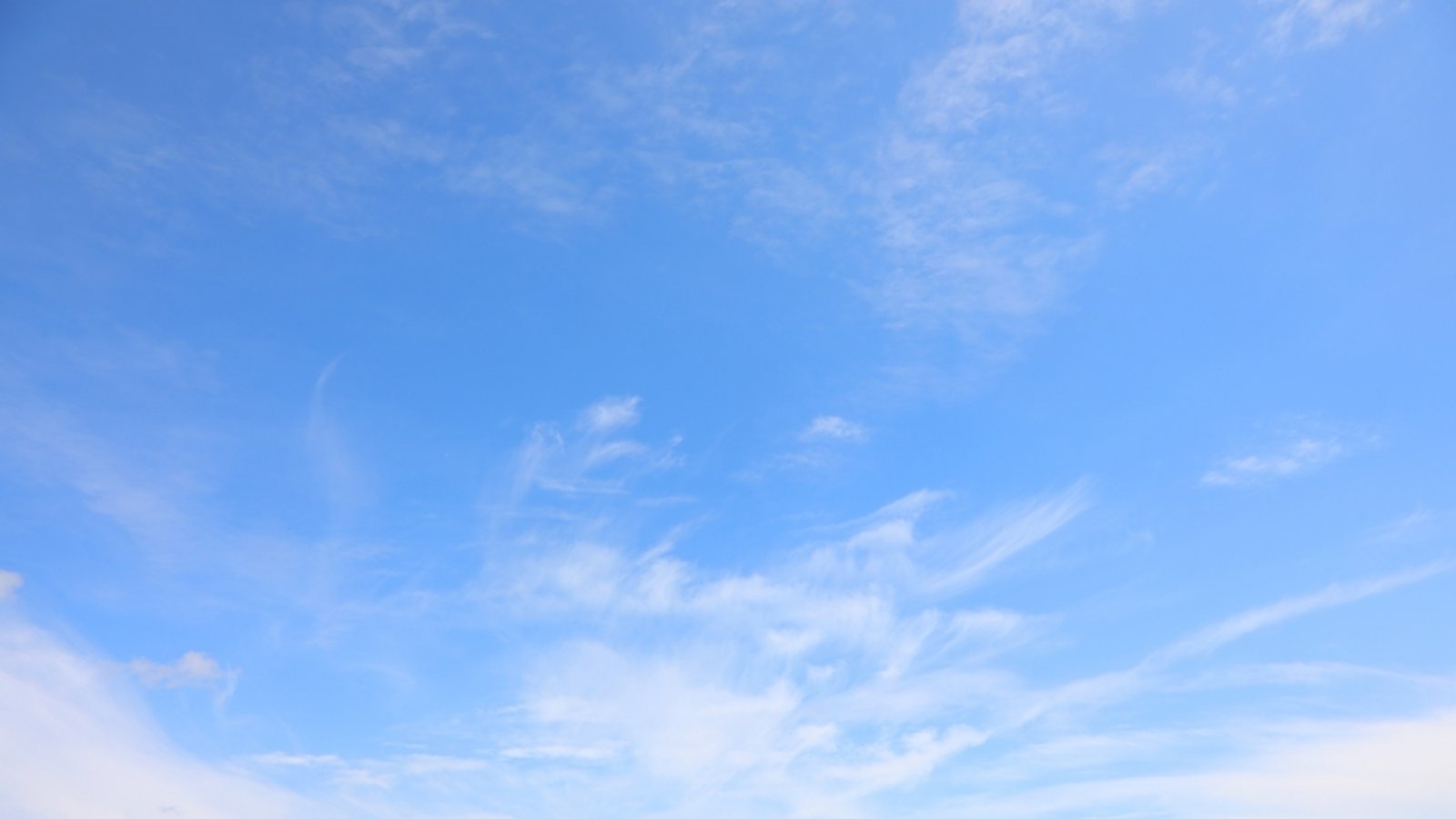 Trotz blauen Himmels herrscht dicke Luft.Foto: ChiccoDodiFC / shutterstock.com