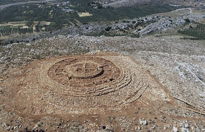Der kreisförmige Steinbau erstreckt sich den Angaben zufolge über rund 1800 Quadratmeter und besteht aus acht fast labyrinthischen Ringen<span class='image-autor'>Foto: &nbsp;</span>