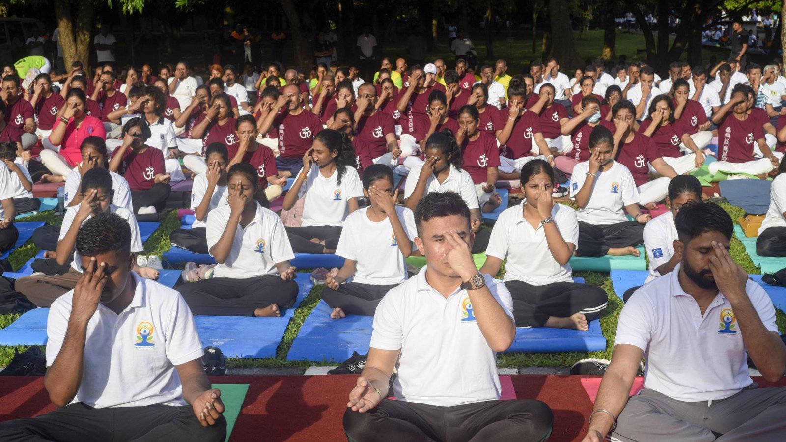Yoga hat seine Wurzeln in Indien und ist dort in seiner modernen Form auch heute eine Massenbewegung..Foto: IMAGO/Akila Jayawardena Yoga hat seine Wurzeln in Indien und ist dort in seiner modernen Form auch heute eine Massenbewegung..Foto: IMAGO/Akila Jayawardena