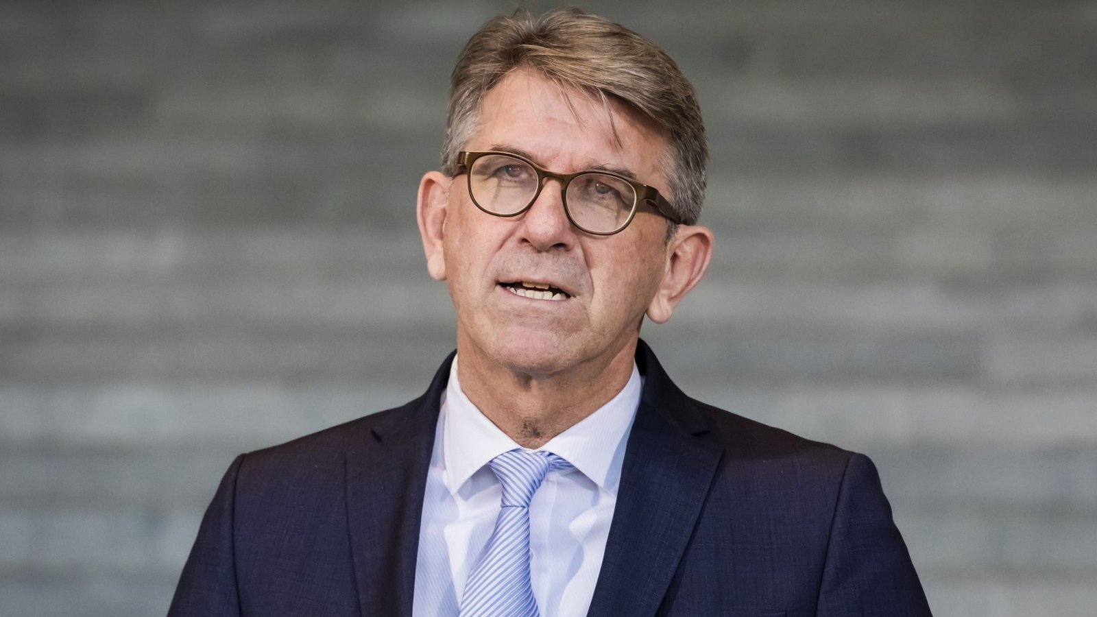 Kulturstaatsminister Wolfram Weimer sagt die Verleihung des Deutschen Buchhandlungspreises ab (Archivfoto).Foto: Christoph Soeder/dpa/Christoph Soeder Kulturstaatsminister Wolfram Weimer sagt die Verleihung des Deutschen Buchhandlungspreises ab (Archivfoto).Foto: Christoph Soeder/dpa/Christoph Soeder