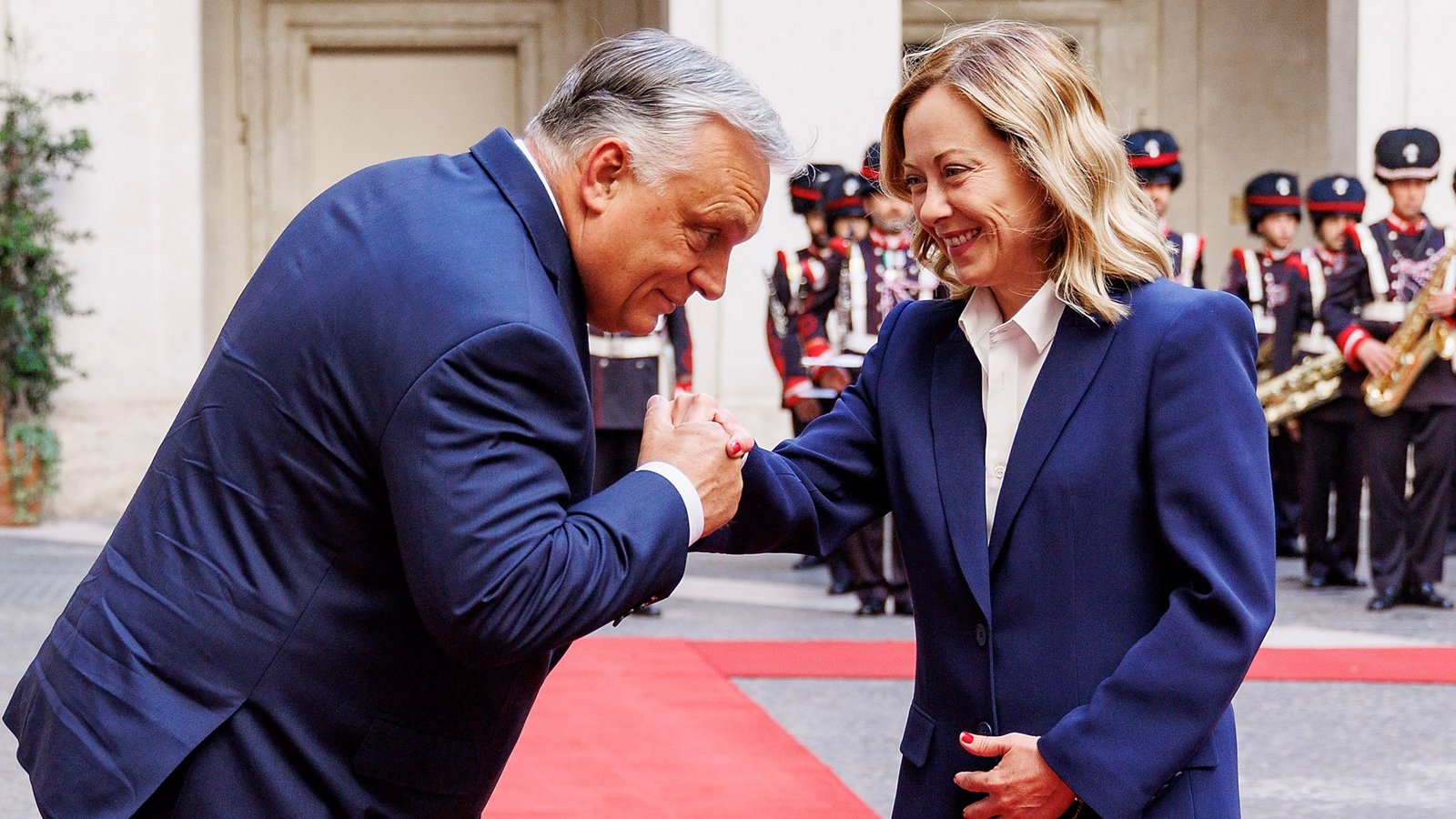 Meloni und Orban hatten über die Jahre eine enge Verbindung. (Archivbild)Foto: Roberto Monaldo/LaPresse via ZUMA Press/dpa