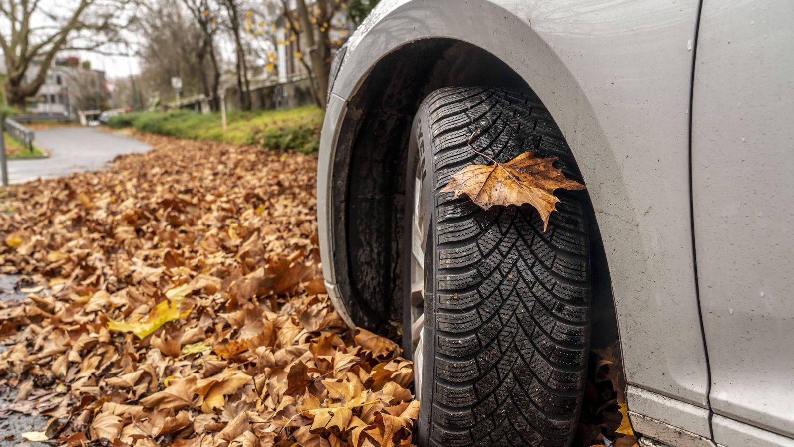 Der Wechsel auf Winterreifen steht an – ein gefährliches Produkt sorgt unabhängig davon für Probleme (Symbolbild).Foto: imago images/Jochen Tack Der Wechsel auf Winterreifen steht an – ein gefährliches Produkt sorgt unabhängig davon für Probleme (Symbolbild).Foto: imago images/Jochen Tack