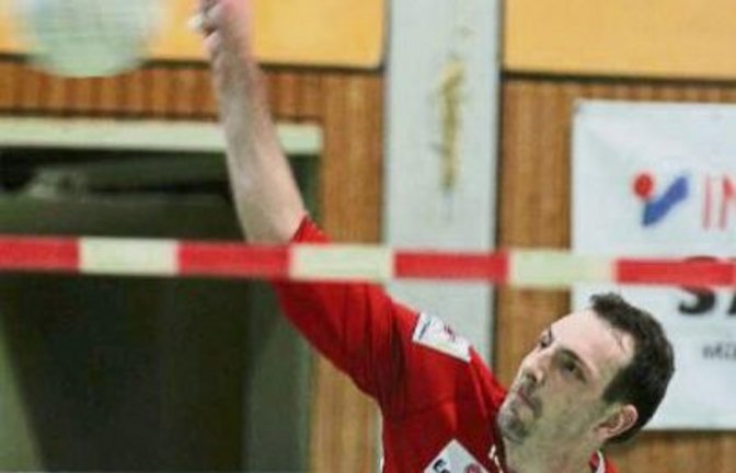Marc Krüger musste ohne Kolja Meyer an seiner Seite die Angabe, den Block und den Rückschlag übernehmen. Foto: Archiv/Nachreiner