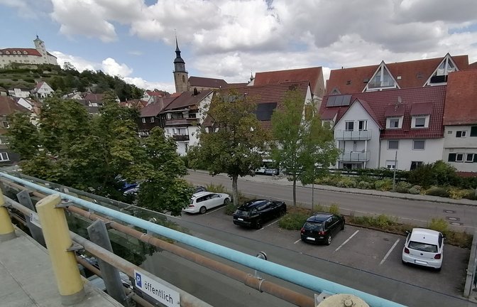 Noch in diesem Jahr könnte mit dem Umbau des Parkhaus-Areals in den Vaihinger Köpfwiesen begonnen werden.  <span class='image-autor'>Foto: Banholzer</span>