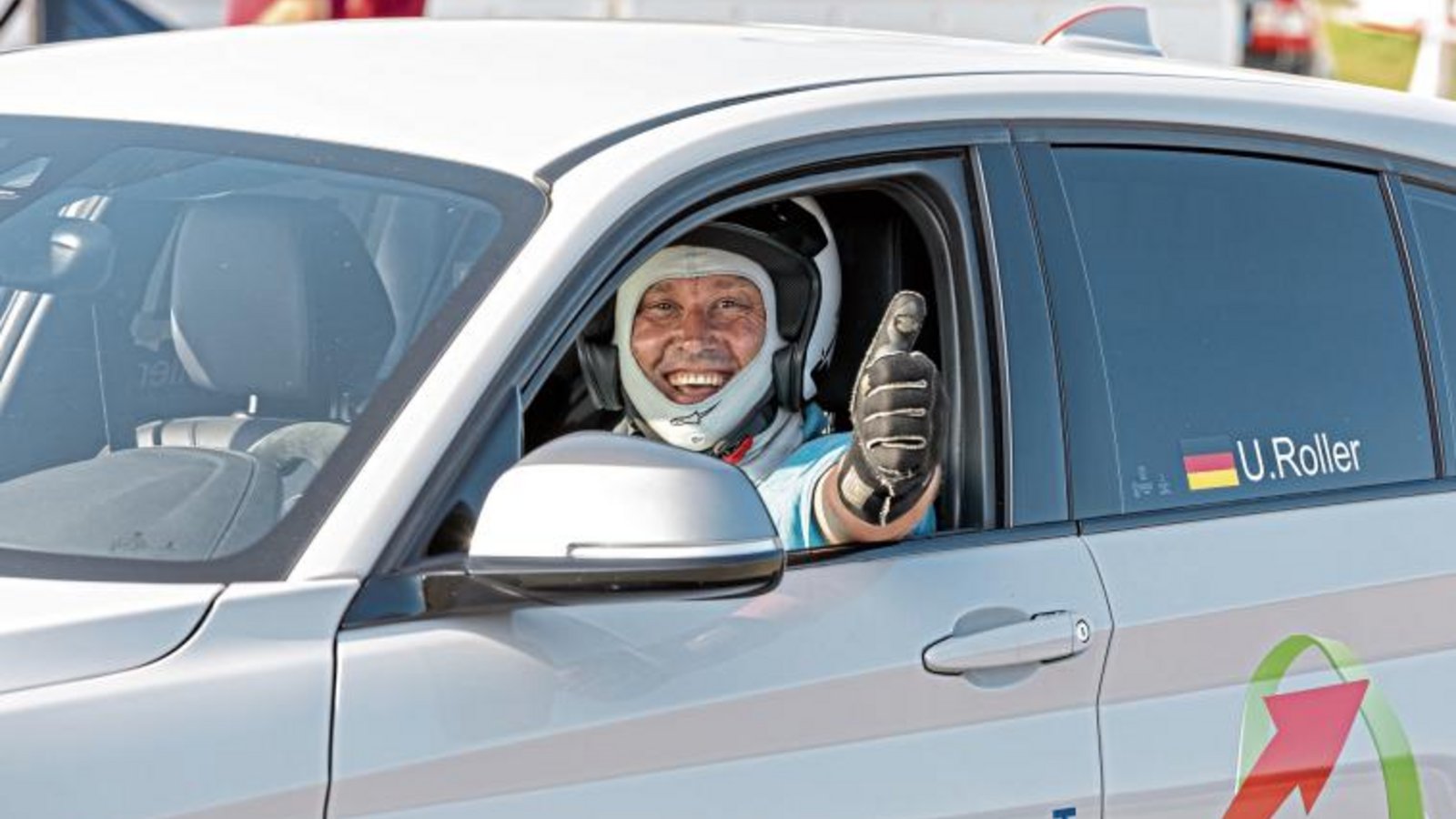 Udo Roller freut sich über den Tagessieg beim Automobilslalom in Nussloch, der ihm vorzeitig den Titel im Rhein-Neckar-Pokal beschert.  Foto: privat