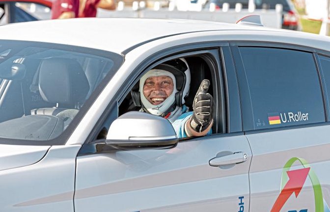 Udo Roller freut sich über den Tagessieg beim Automobilslalom in Nussloch, der ihm vorzeitig den Titel im Rhein-Neckar-Pokal beschert.  Foto: privat