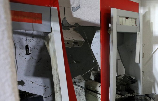 Zerstörte Geldautomaten in Wiernsheim. Archiv