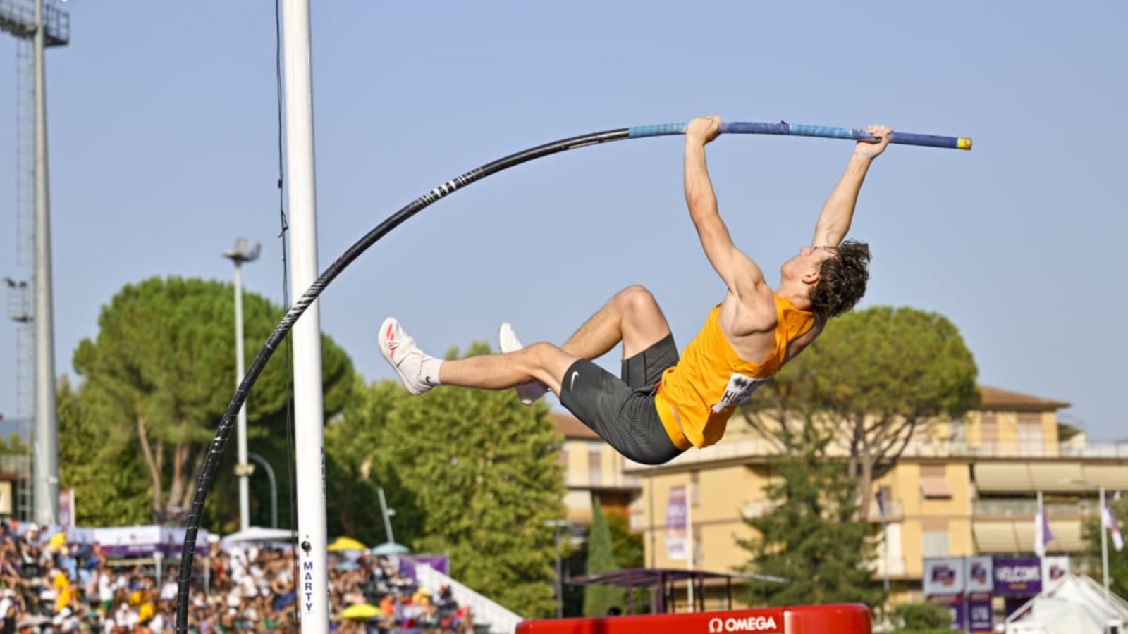 Jonathan Hummel überspringt bei der Europameisterschaft in Italien 5,15 Meter.IMAGO/Eibner Jonathan Hummel überspringt bei der Europameisterschaft in Italien 5,15 Meter.IMAGO/Eibner