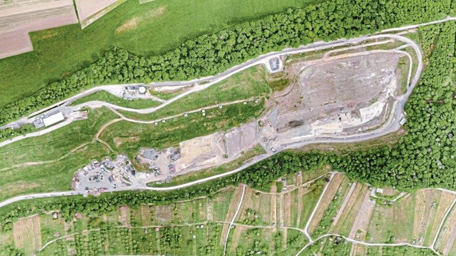 Die ausgebauten Flächen der Deponie Hamberg sind verfüllt. Foto: LE Die ausgebauten Flächen der Deponie Hamberg sind verfüllt. Foto: LE