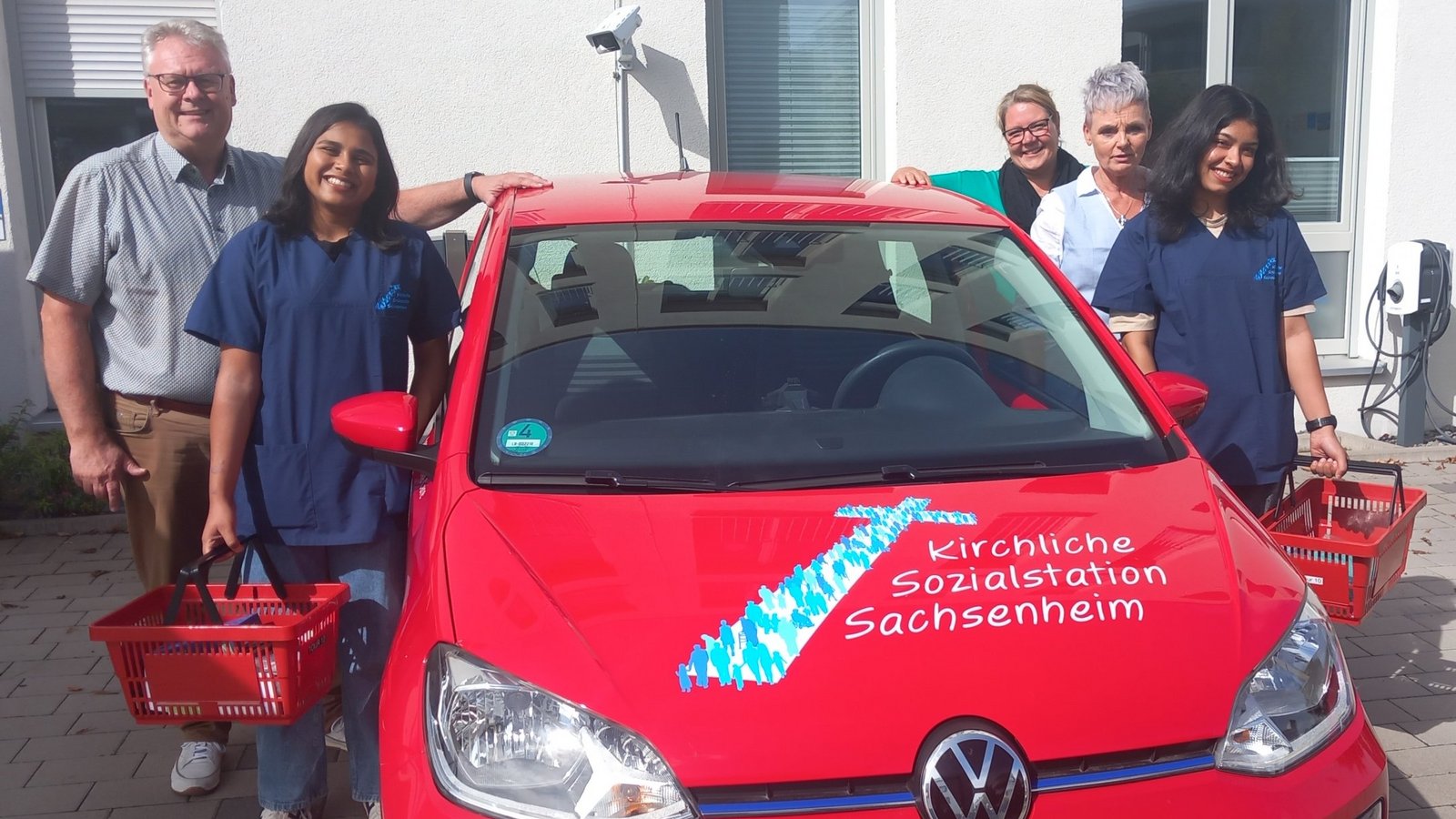 Glücklich über die Entscheidung (von links): Lothar Kämmle, Theras Martin, Corinna Häring, Ute Adler und Arppitha Davies.  Foto: Glemser