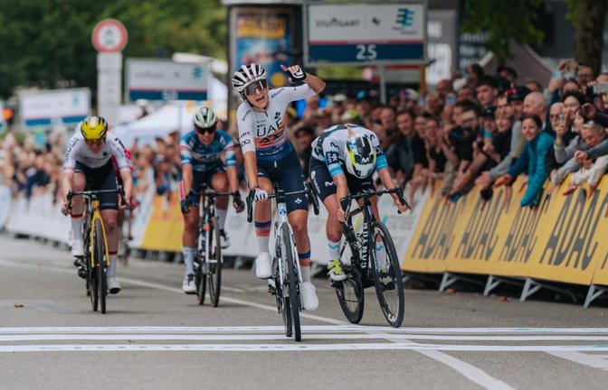 Im vergangenen Jahr siegte die Italienerin Eleonora Gasparrini (Mi. vo.) beim Women's Cycling Grand Prix in Stuttgart am 14. September.<span class='image-autor'>IMAGO/Eibner</span>