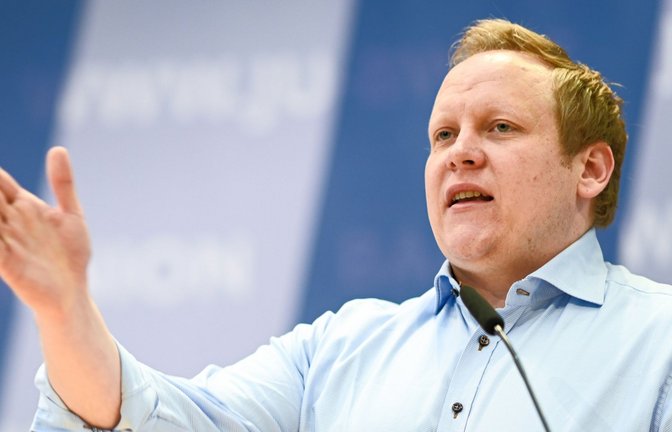 Die Ehe zwischen Tilman Kuban und seiner Frau Dominique Emerich ist am Ende. Im Zuge der Streitigkeiten soll ein Ermittlungsverfahren gegen den Abgeordneten eingeleitet worden sein.<span class='image-autor'>Foto: dpa</span>